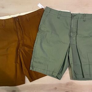 2 Old Navy Men's Shorts - size 40- Green and Brown